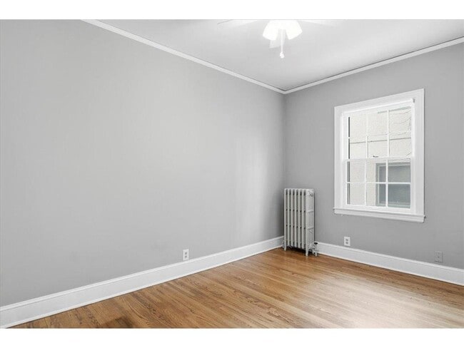 Building Photo - 3540 Irving Ave S