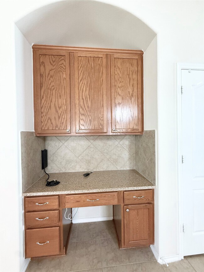 Building Photo - 24810 Lazy Tee Ln