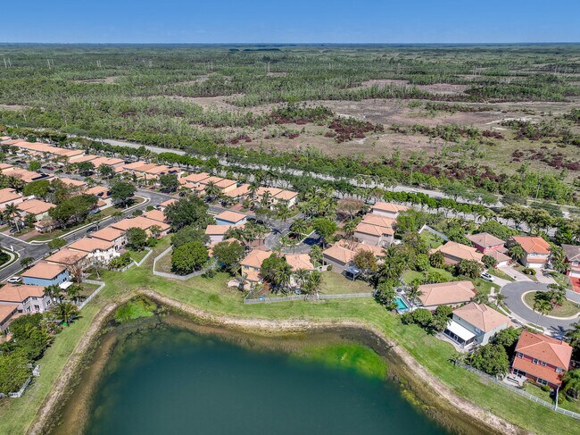 Building Photo - 3464 Commodore Ct