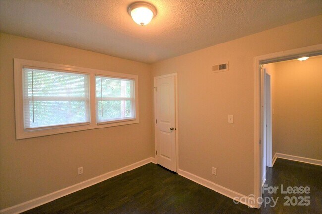 Building Photo - 1512 Seigle Ave