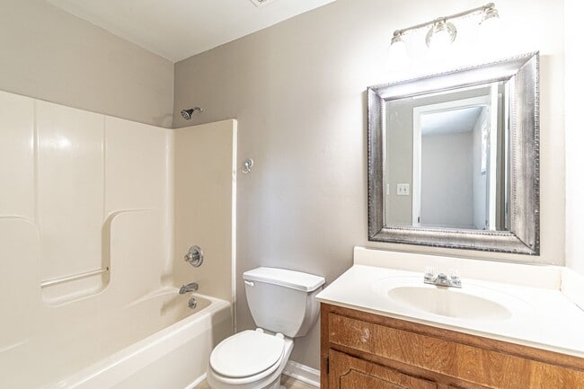 Building Photo - 1811 Harbor Dr