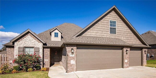 Primary Photo - 1700 Abbey Ln