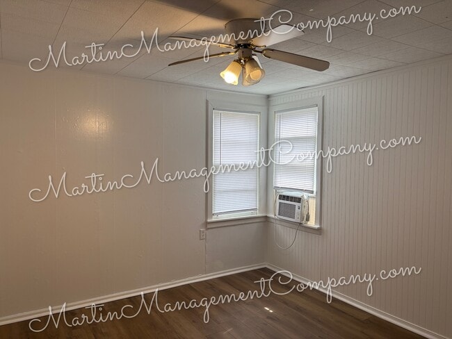 Building Photo - 1844 S Beacon Ave