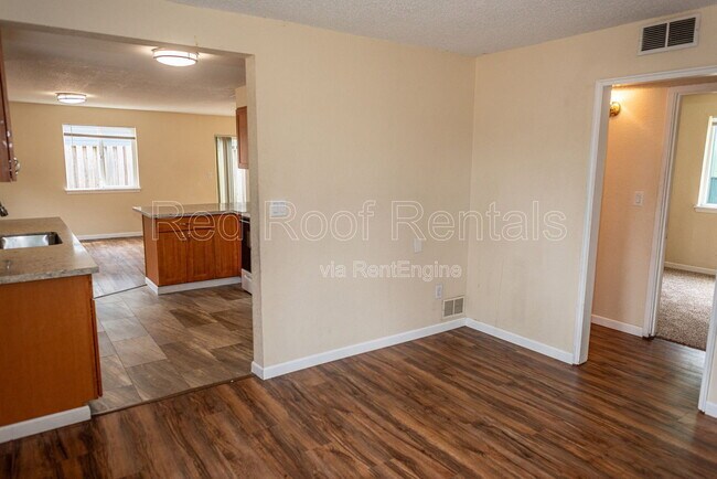 Building Photo - 9620 Maple Ave SW