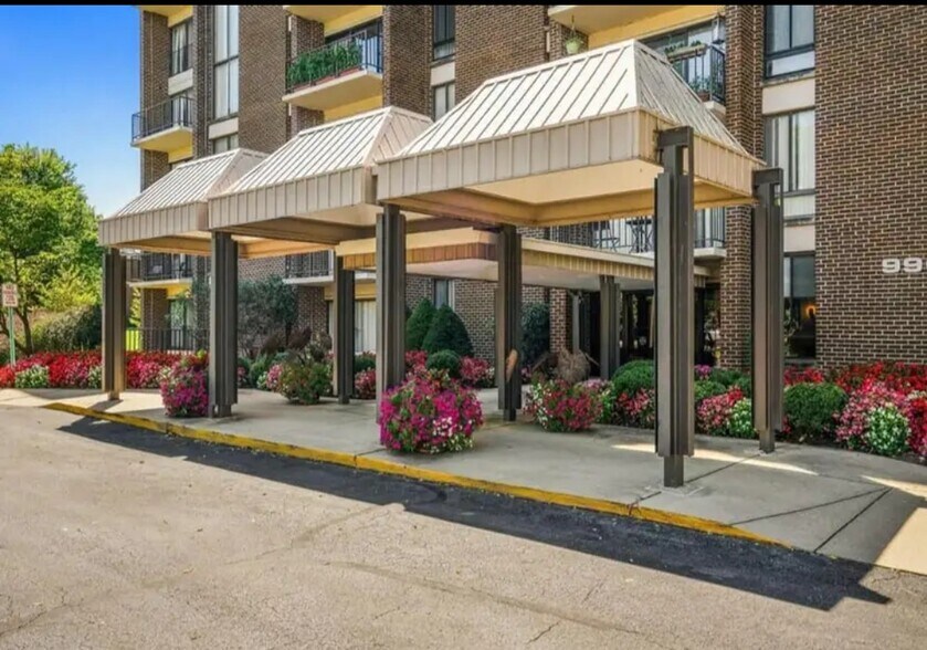 Building Photo - 9907 Blundon Dr