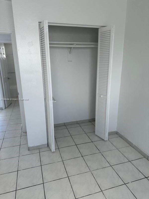 Building Photo - 7001 Bonita Dr