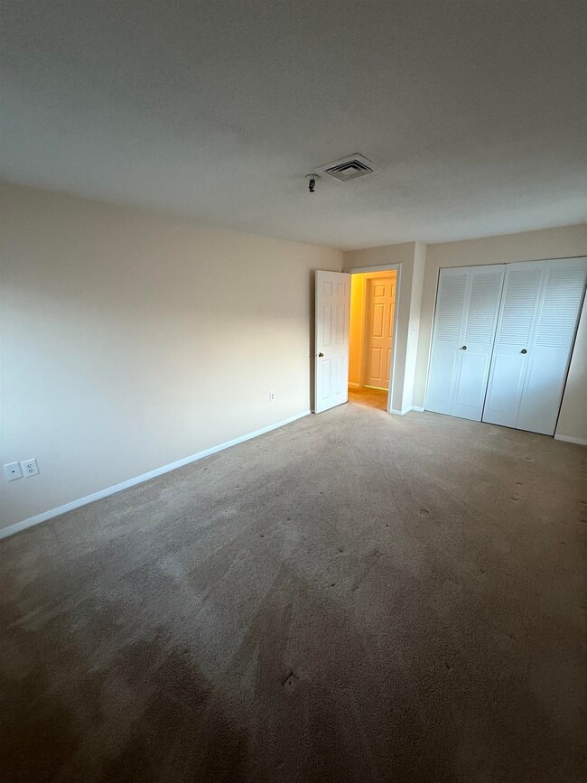 Building Photo - 425 Abbott Farm Ln