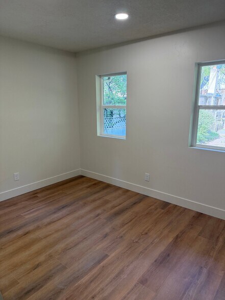 Building Photo - 2543 Highland Dr