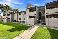 Building Photo - 533 W Guadalupe Rd