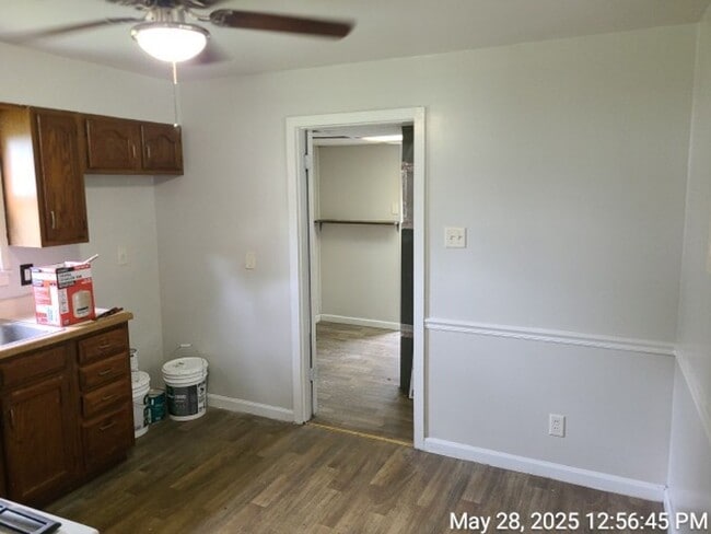 Building Photo - Nice 3BD/1BA