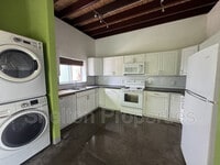 Building Photo - 2121 W Hayward Ave