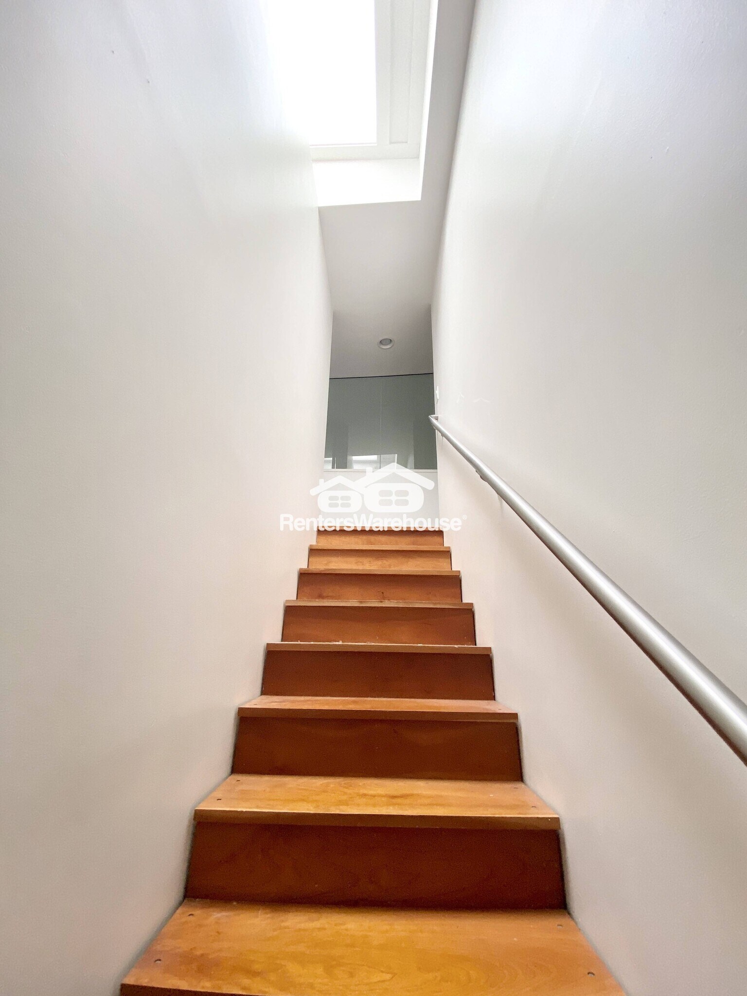 Building Photo - 520 1/2 Grand Ave