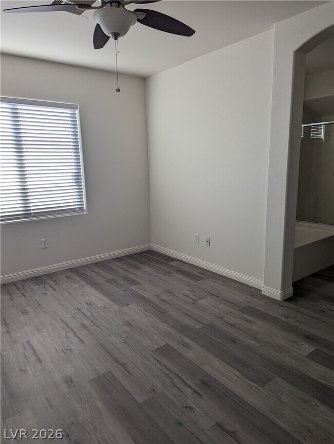 Building Photo - 230 Tayman Park Ave