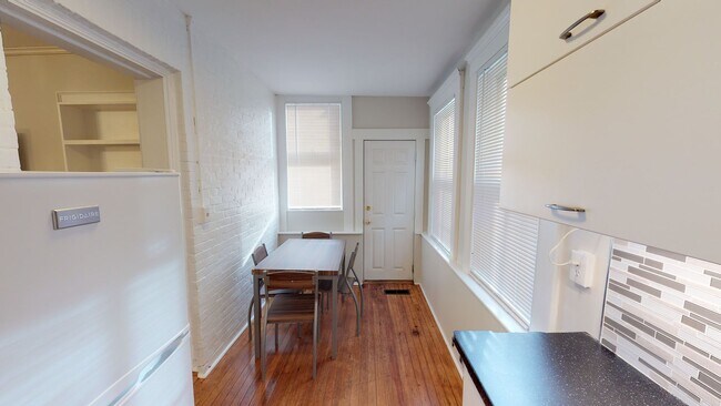 Building Photo - Stylish 2BD 1BA Across from Wooster Sq Park!