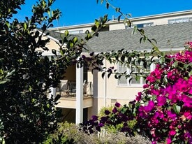 Building Photo - 817 6th St