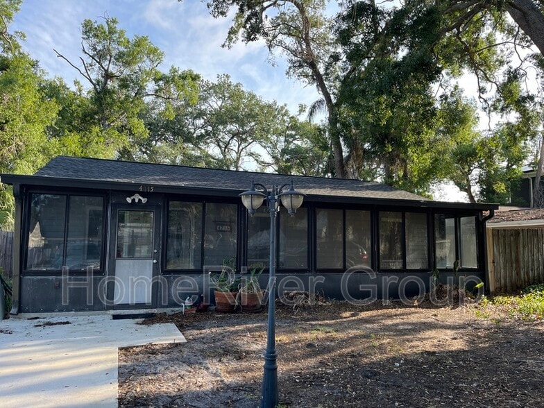 Primary Photo - 4715 W Knights Ave