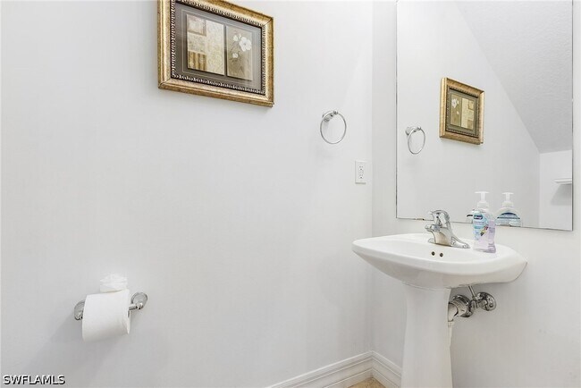Building Photo - 9814 Quinta Artesa Way