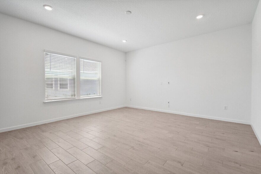 Building Photo - 2608 Lavender Loop