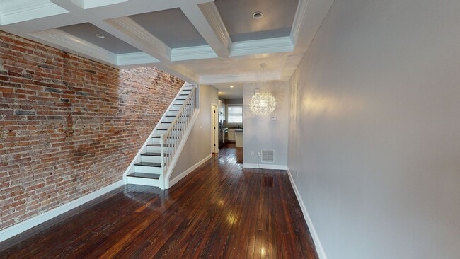 Building Photo - 509 S Kenwood Ave