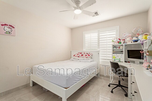 Building Photo - 1448 N Saddle St