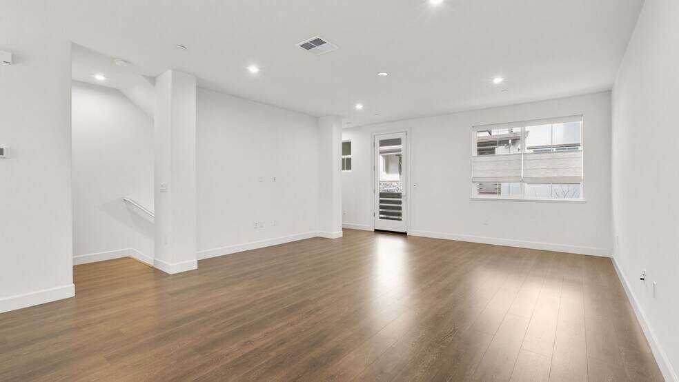 Building Photo - 1723 Pedrozzi Cmn