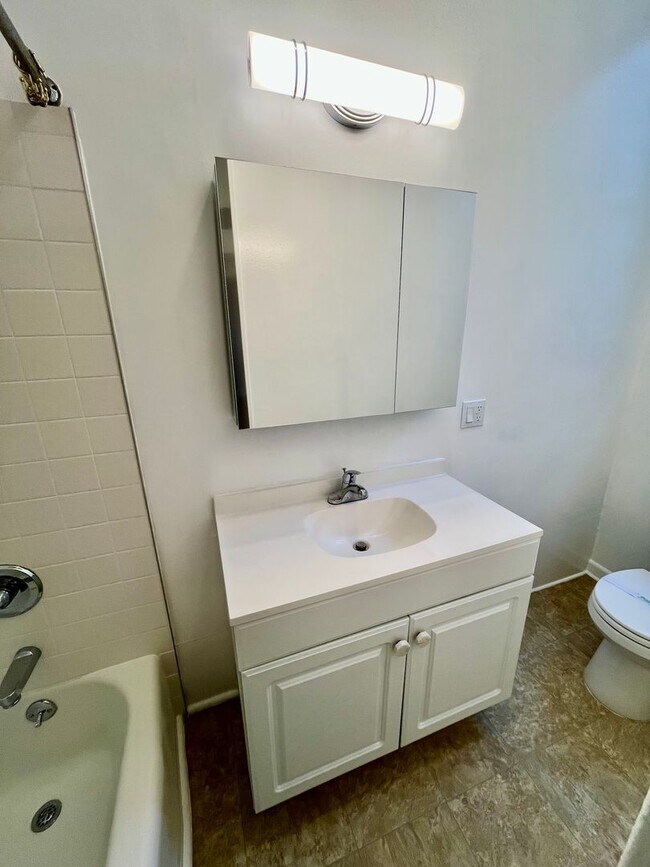 Building Photo - PM0432