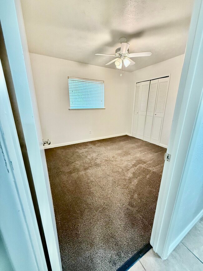 Building Photo - 5024 Middleton Cir