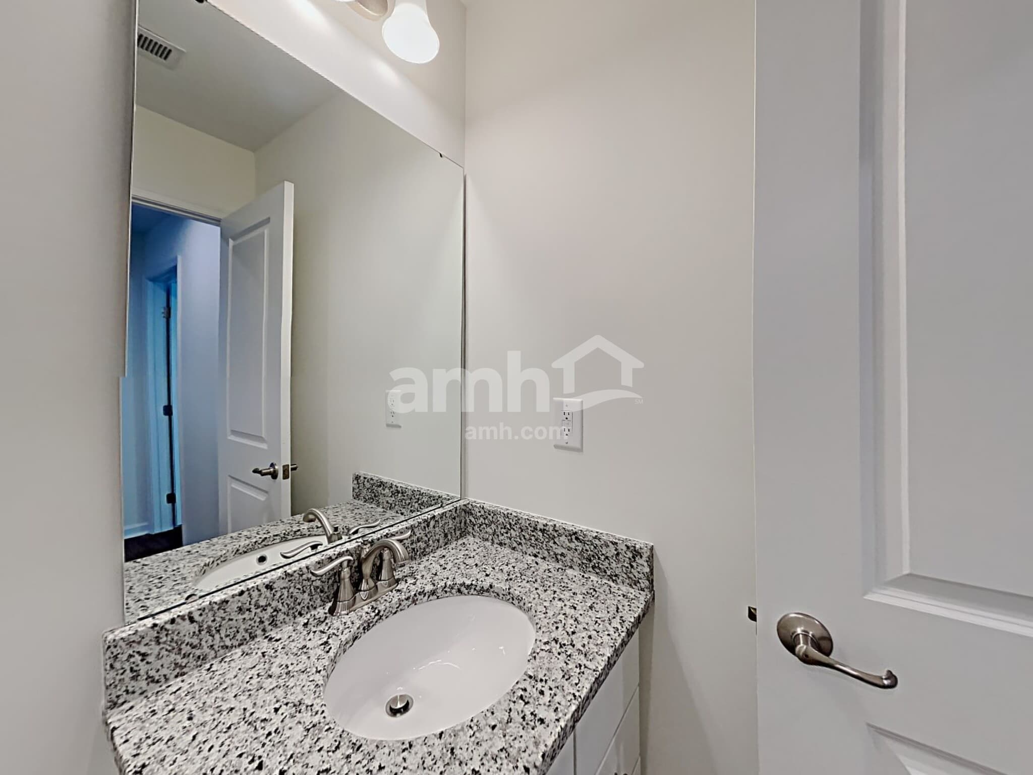 Building Photo - 5053 Twin River Dr