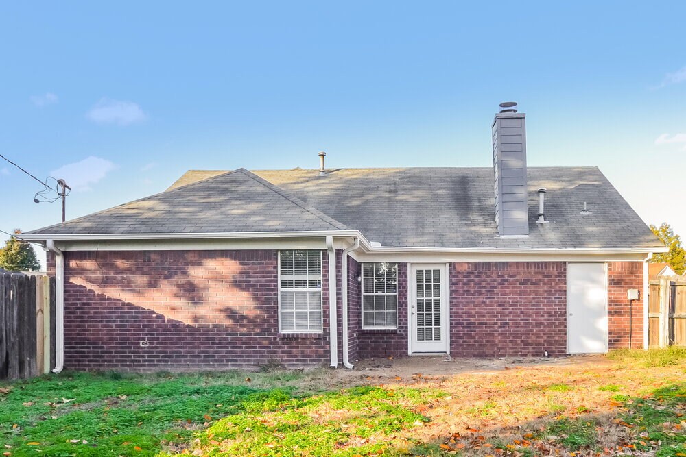 Building Photo - 7499 Spinola Cove