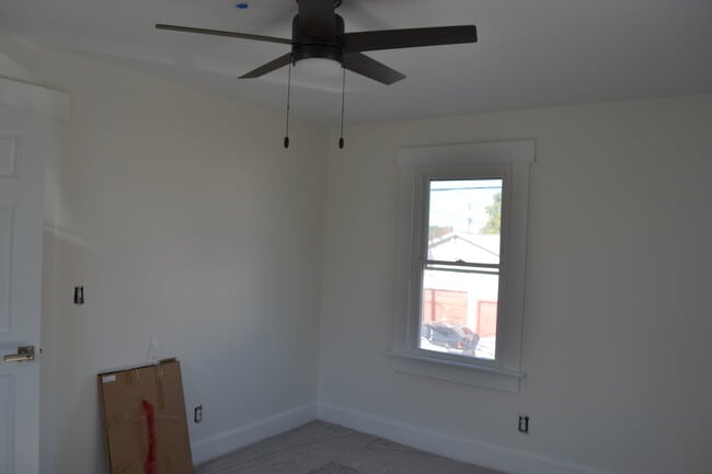 Building Photo - 20 Mcreynolds St