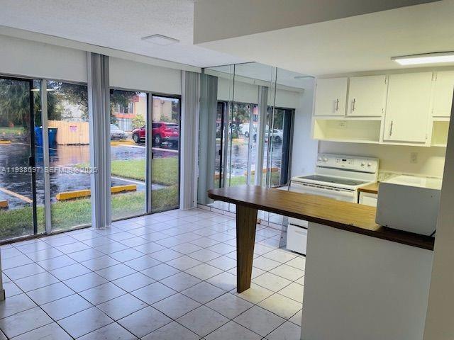 Building Photo - 9311 SW 4th St