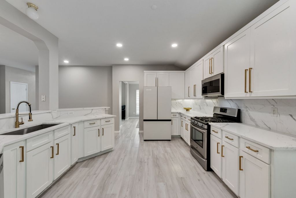 Building Photo - 506 Pecos Path Dr