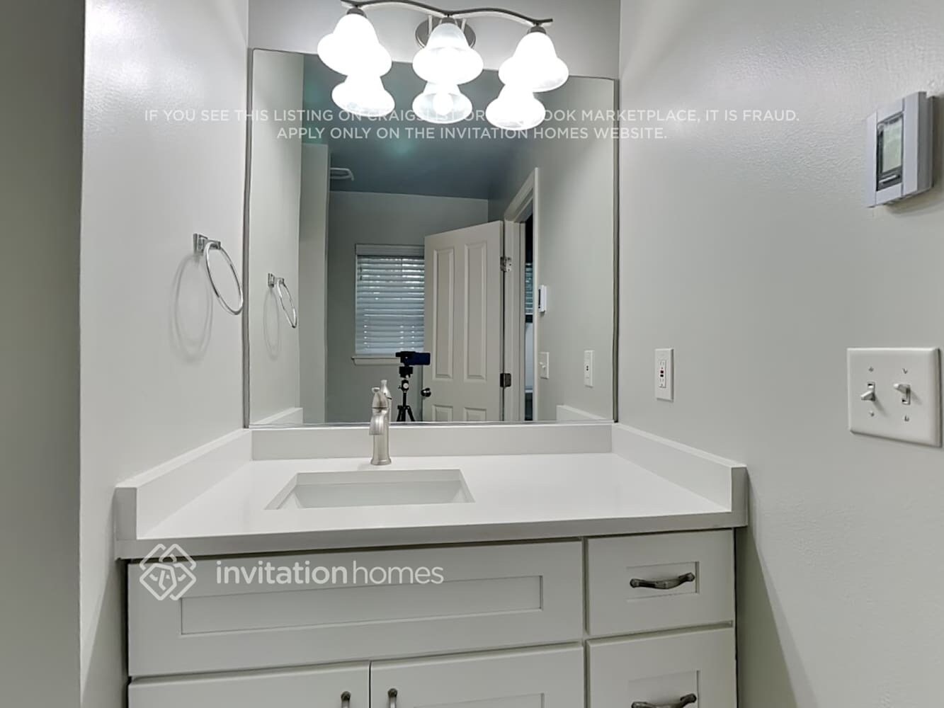 Building Photo - 3651 London Loop NE