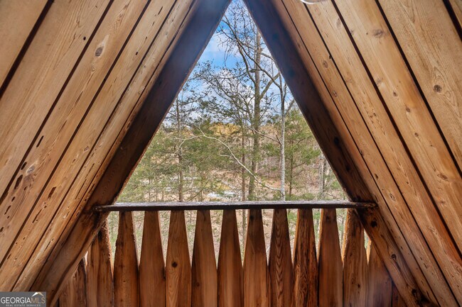 Building Photo - 290 Beaver Lodge Rd