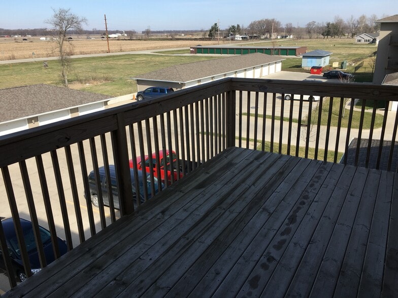 Large Deck - 131 Oakridge Ave