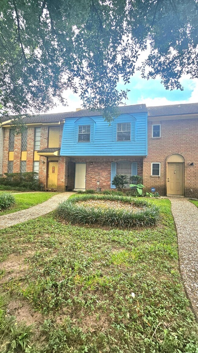 Building Photo - 433 Sunset Dr