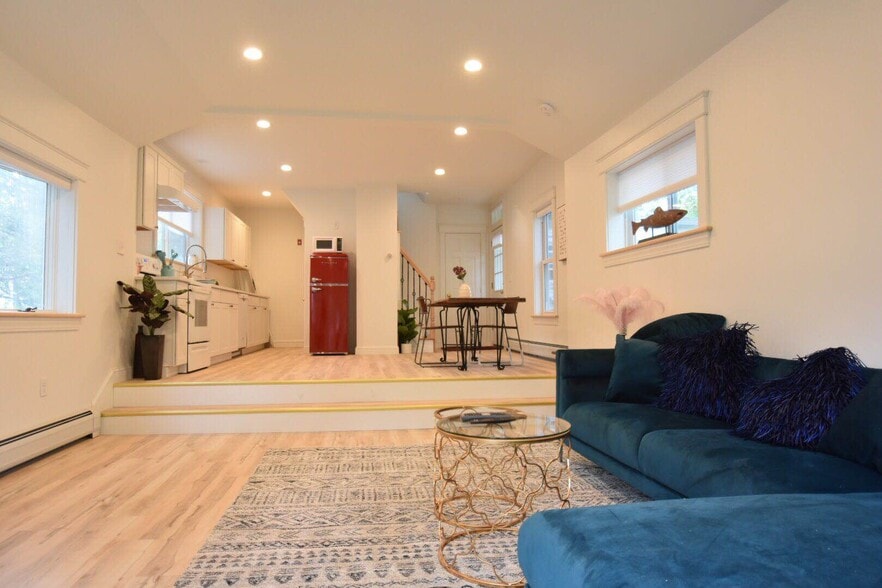 Building Photo - 35 Cumberland St