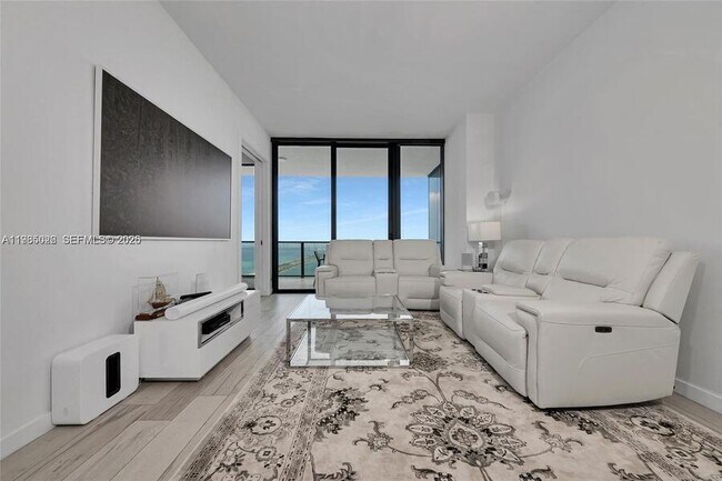 Building Photo - 480 NE 31st St