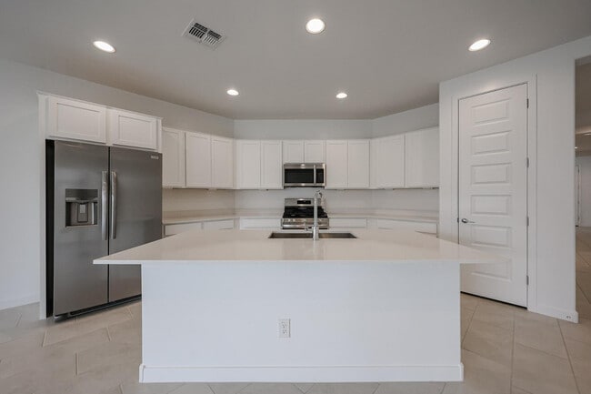 Building Photo - 7814 W Hide Trl
