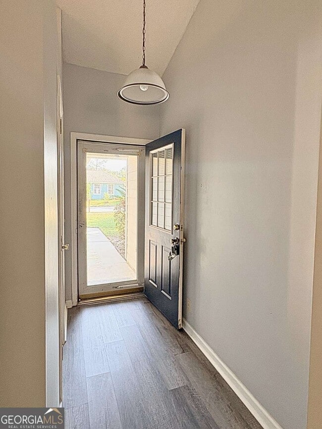 Building Photo - 601 McIntosh Dr