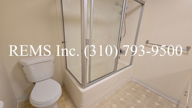 Building Photo - Large 4 Bedroom Single-Family Home with Pool & 2-Car Garage