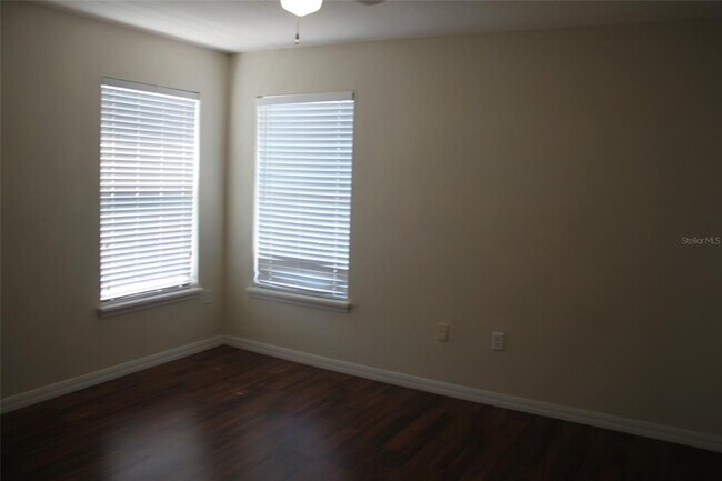 Building Photo - 3222 Hopewell Dr
