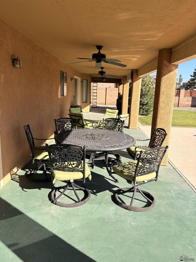 Building Photo - 10390 Fairway Dr