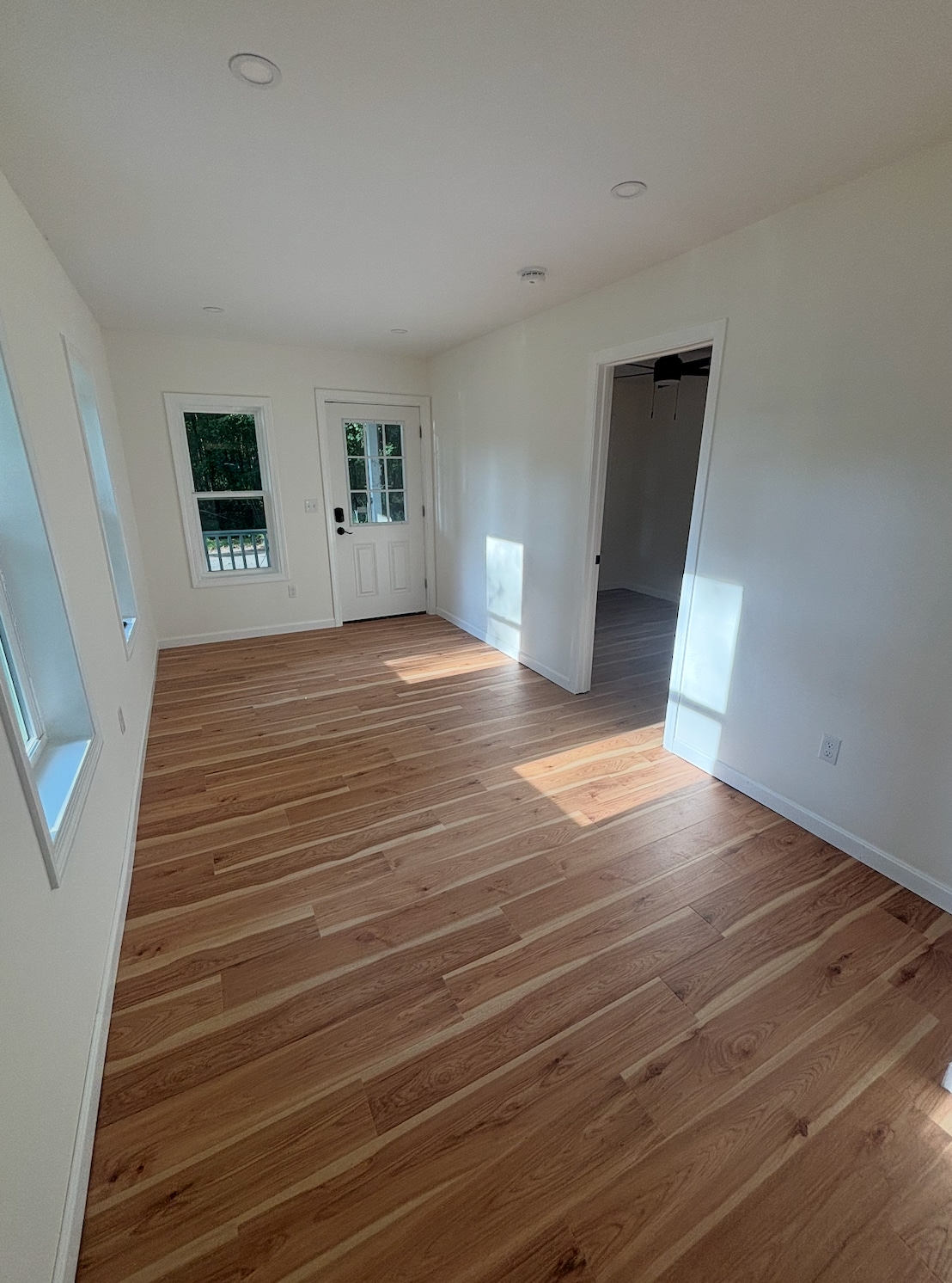 Living area - 3 Walcott St