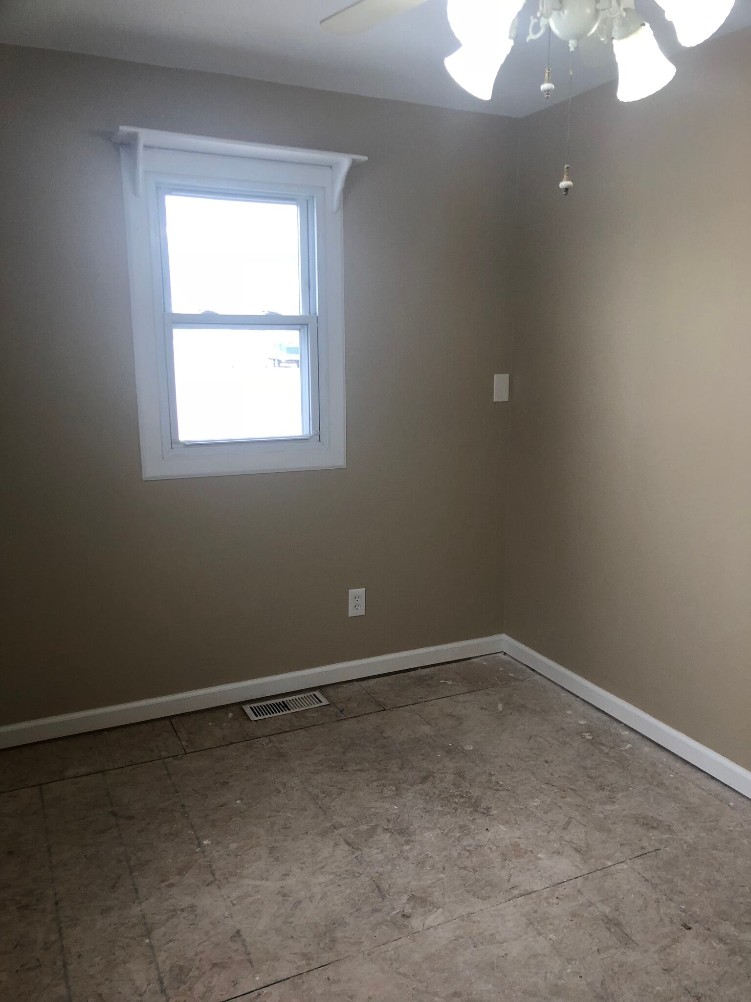 Building Photo - 3273 Berent St