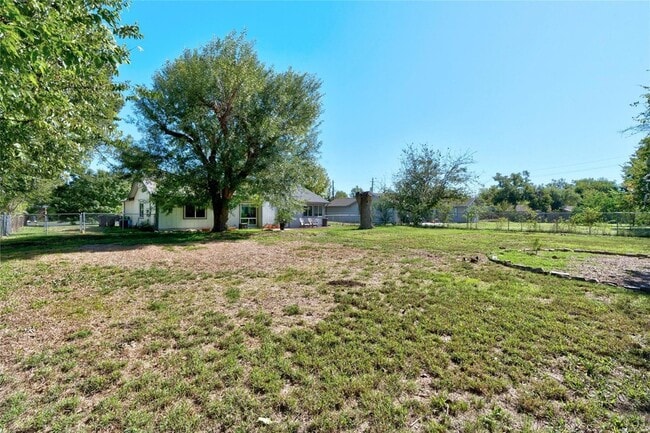 Building Photo - 13314 Briar Hollow Dr