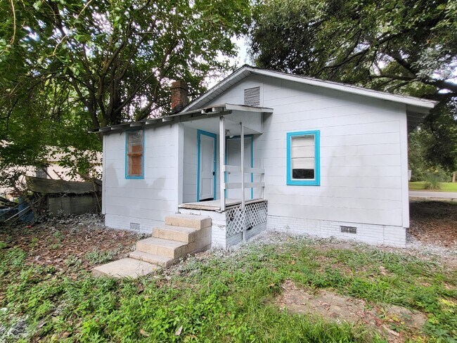 Building Photo - 1008 Carn St