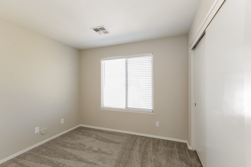 Building Photo - 2018 W Alta Vista Rd