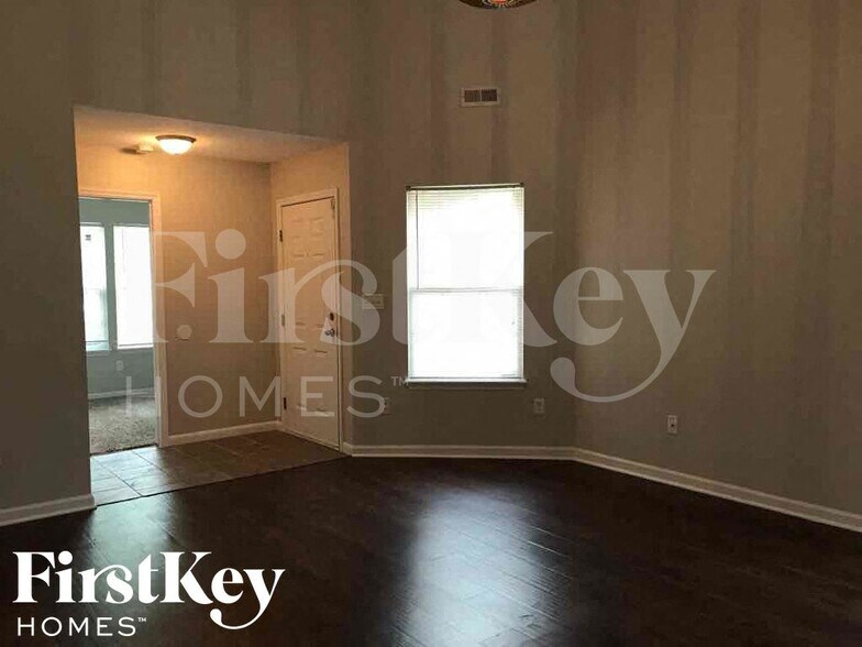 Building Photo - 5339 Greensward Ln