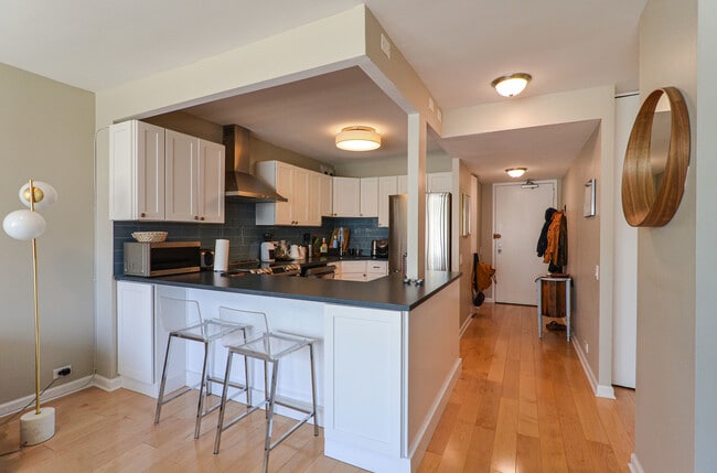 Building Photo - 405 N Wabash Ave